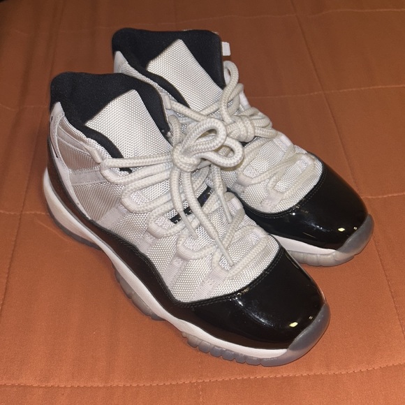 Jordan 11 Concords - Picture 2 of 4